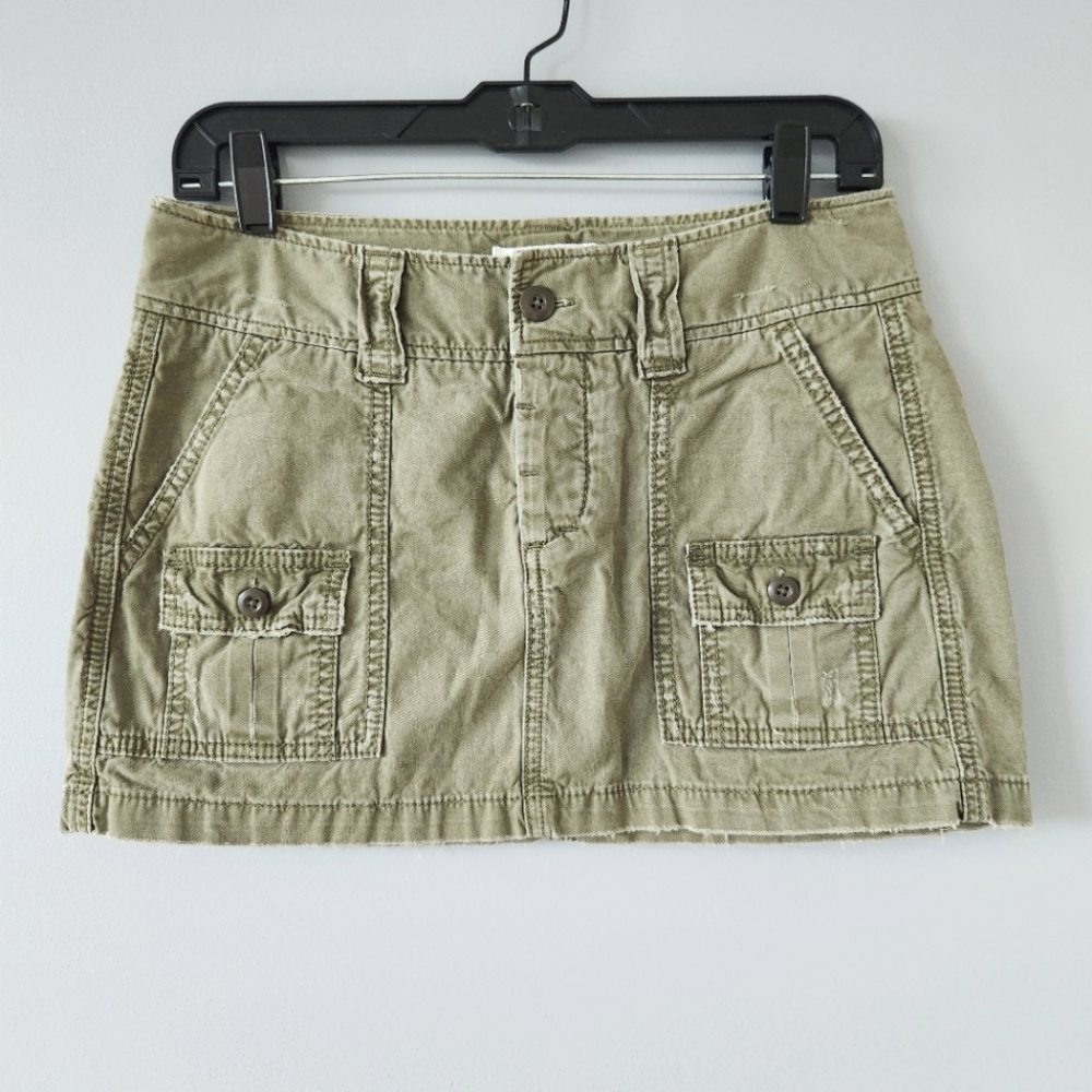 AEO Distressed Khaki Mini Skirt - Army Green - Size 2